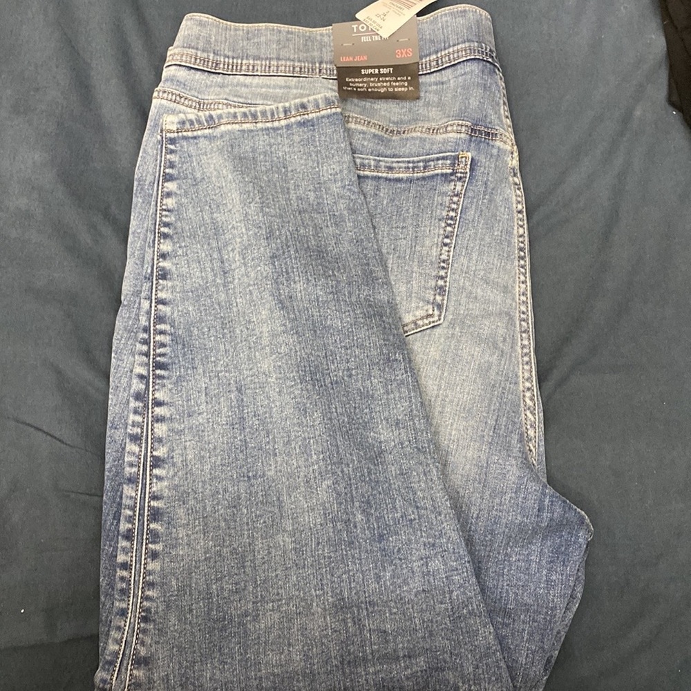 Medium wash lean Jean